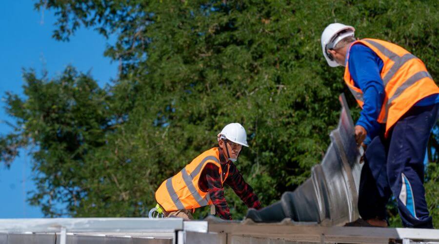 Expert Emergency Roof Repairs services in Juniata, NE